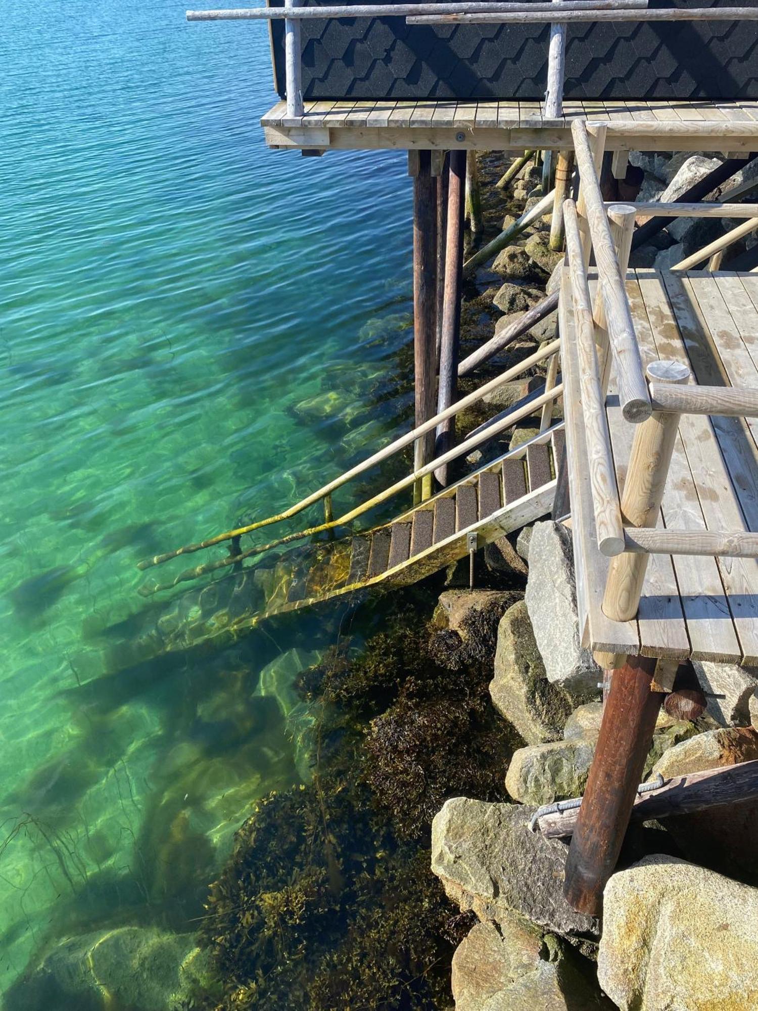 Molobua, Fantastic Place By The Sea Leknes Exteriör bild